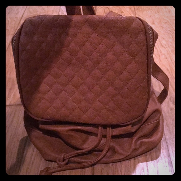 Light weight draw string backpack with zipper! - Picture 1 of 1